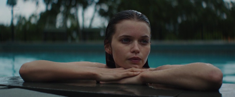 Abbey Lee Kershaw keine Unterwäsche