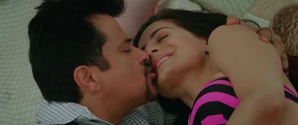 Ameesha Patel Fotoblitze zwischen den Beinen