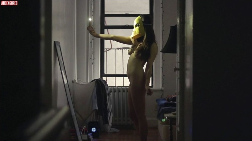 Audrey Kovar in einem Rock 33