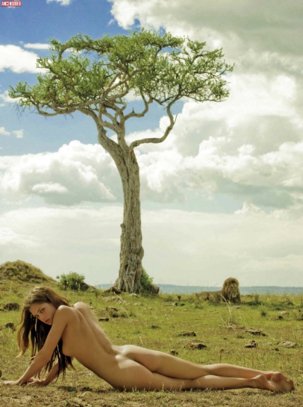 Candice Boucher - atemberaubende Fotos in einem Rock und intimen Momenten