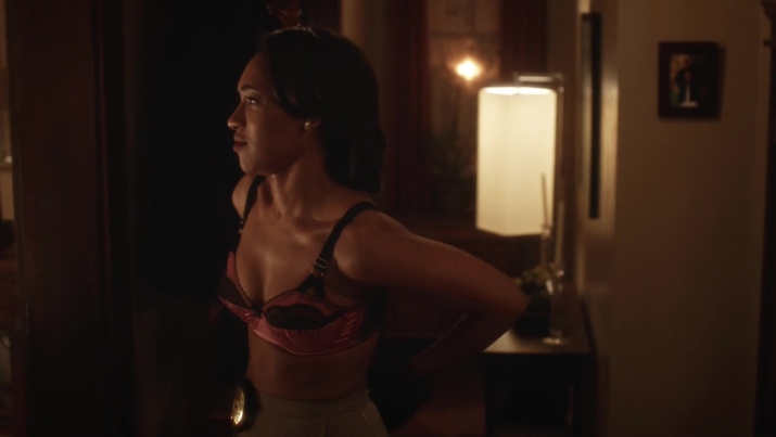 Candice Patton explizite Fotos