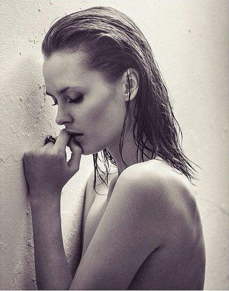 Charlotte De Carle Nacktfoto