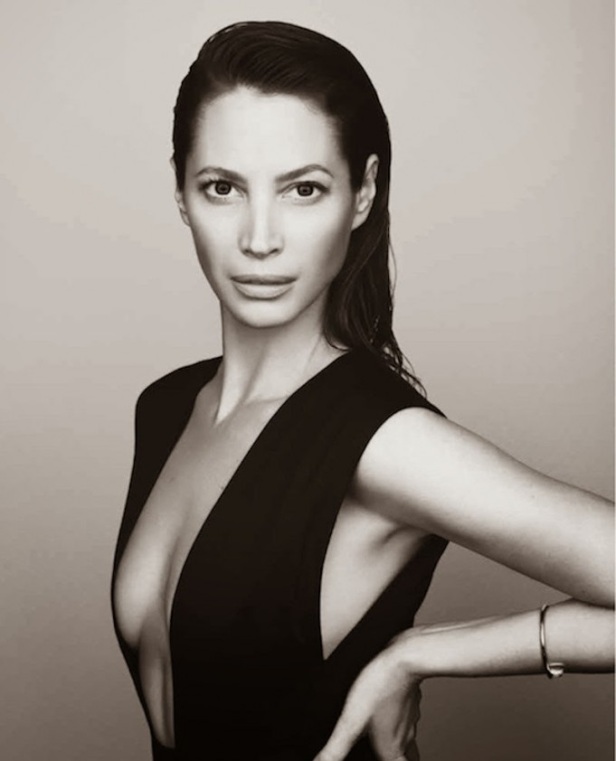 Christy Turlington Gesäß sind sichtbar