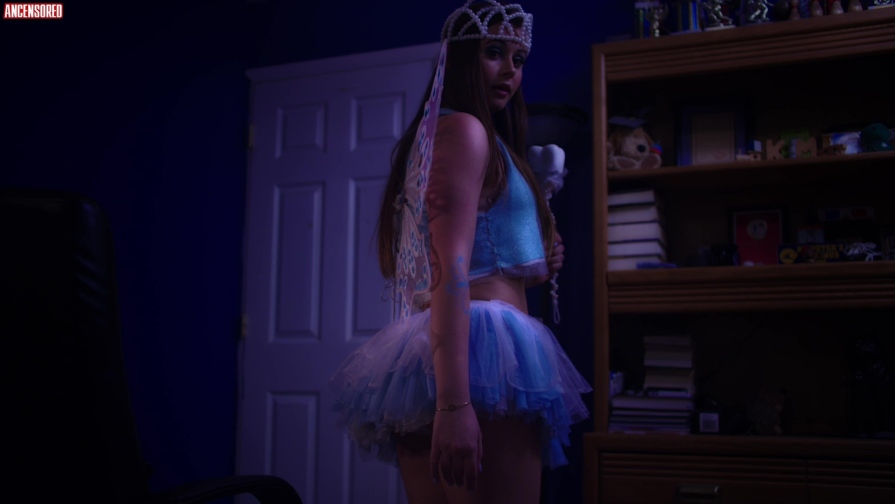 Courtney Baxter nackte Brüste