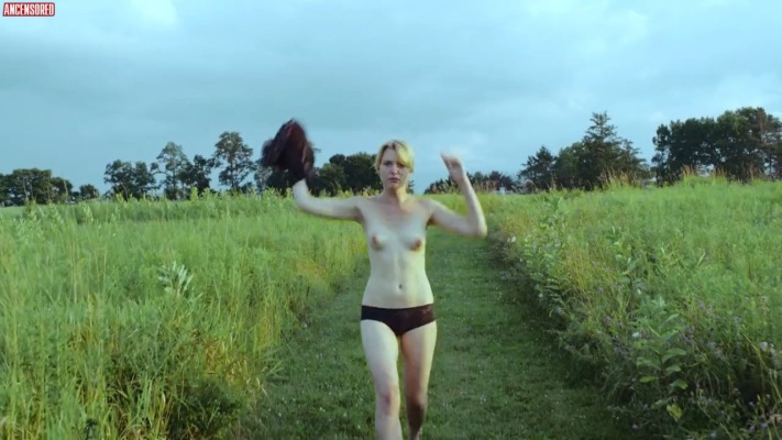 Diana Sillaots Fotoblitze zwischen den Beinen 69