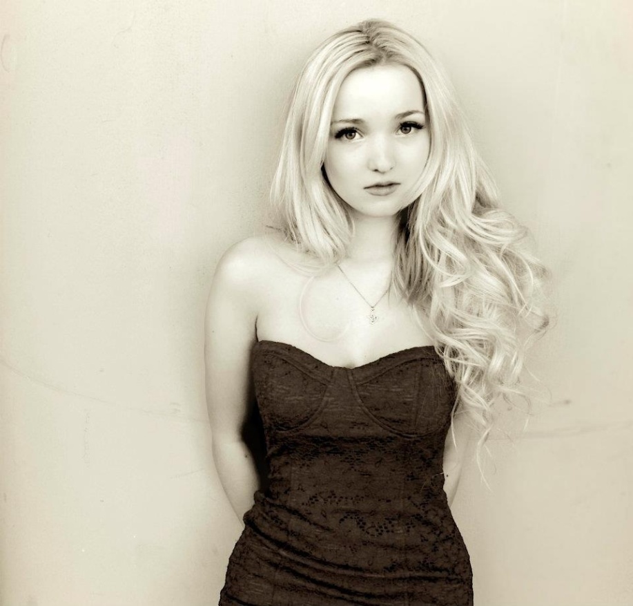 Dove Olivia Cameron beleuchtete Muschi