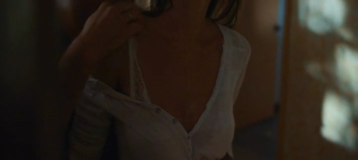 Elena Caruso Gesäß sind sichtbar 88