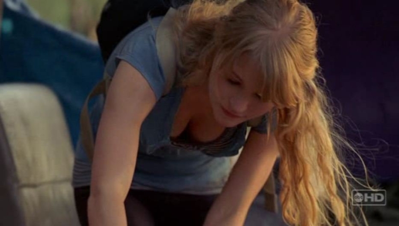 Emilie De Ravin in Unterwäsche