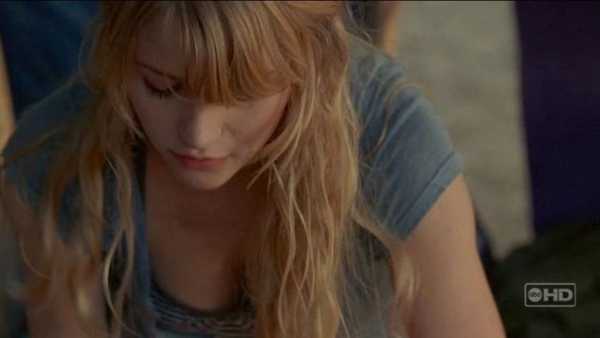 Emilie De Ravin nackt 54