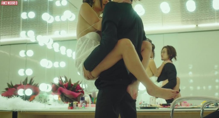 Erika Sawajiri Strumpfhosen 49