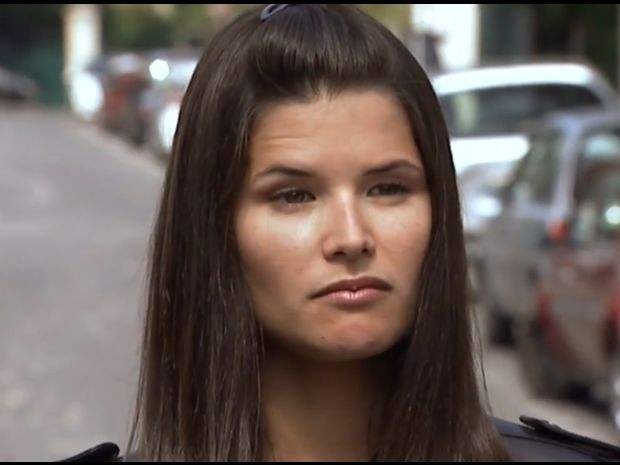 Flavie Pean Gesäß sind sichtbar