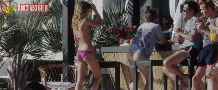 Jessica Stroup explizite Fotos