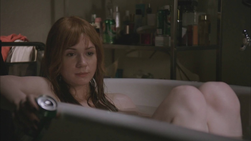 Karen Gillan jung