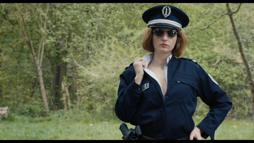 LeA Wiazemsky in einem kurzen Rock 30