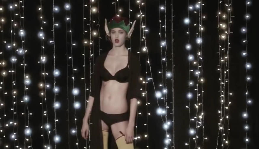 Lindsey Wixson: Enthüllt! Der Skandal um ihr fehlendes Höschen und ihren Arsch nackt