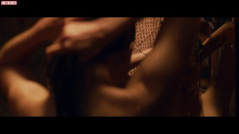 Margaret Qualley nackt 42