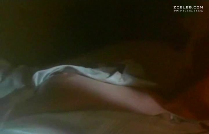 Nele SavicEnko Fotoblitze zwischen den Beinen 41