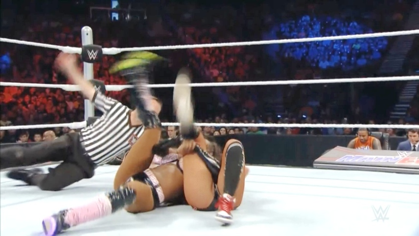 Nikki Bella Brüste 40
