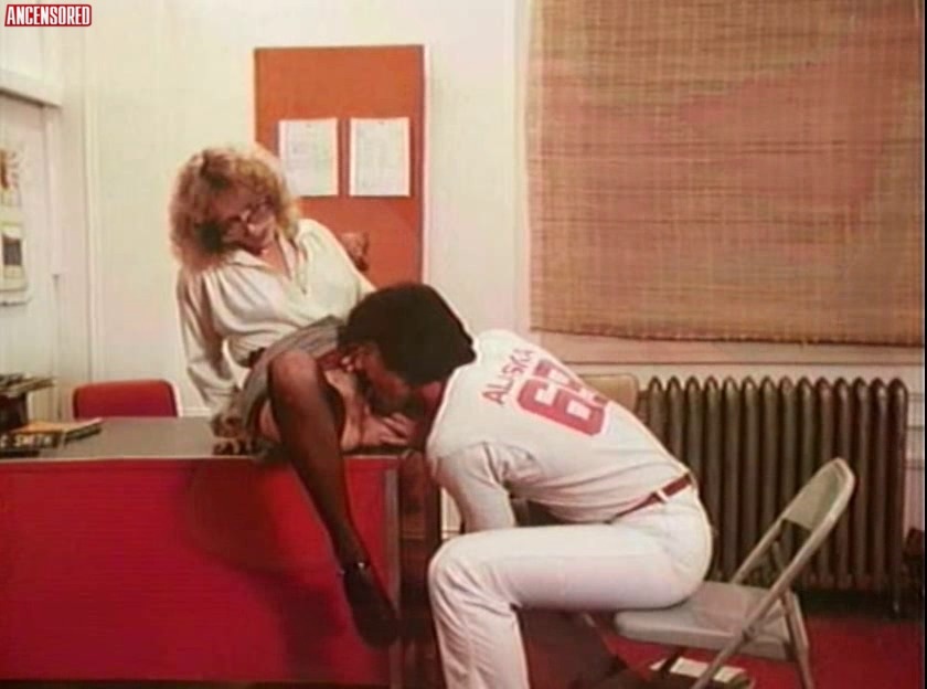 Pat Manning in Unterwäsche 72