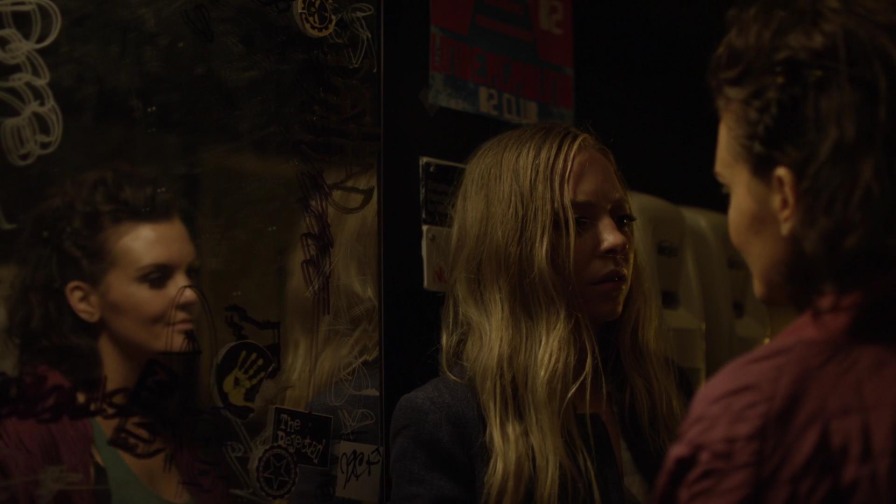 Portia Doubleday in Unterwäsche 24