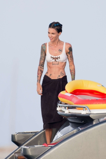 Ruby Rose Amateurfotos nackter Arsch 10