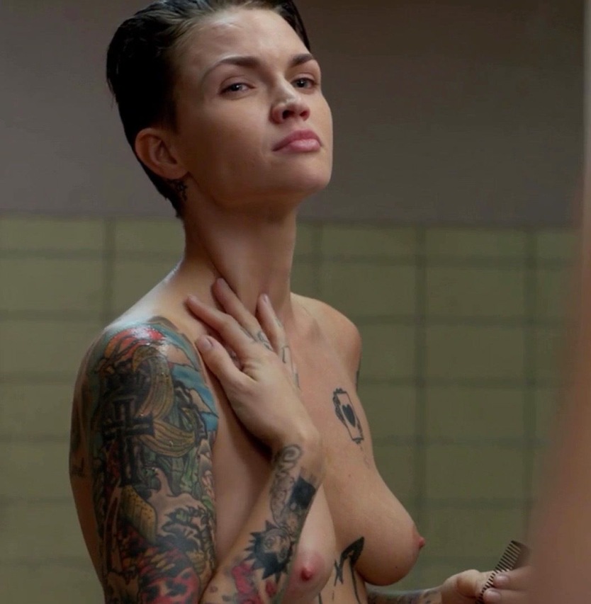 Ruby Rose Brüste sind sichtbar