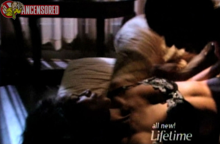 Sherri Saum Nacktfoto
