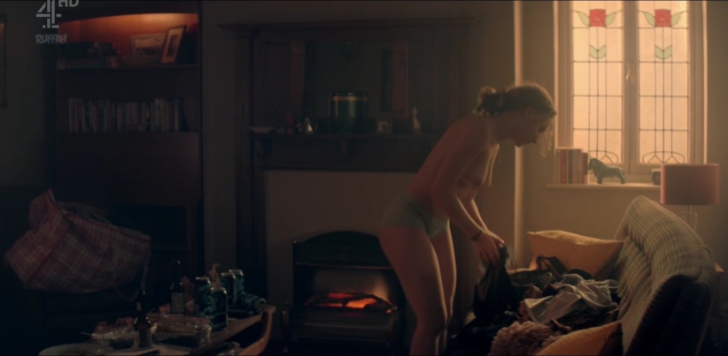 Tallulah Haddon Brüste sind sichtbar