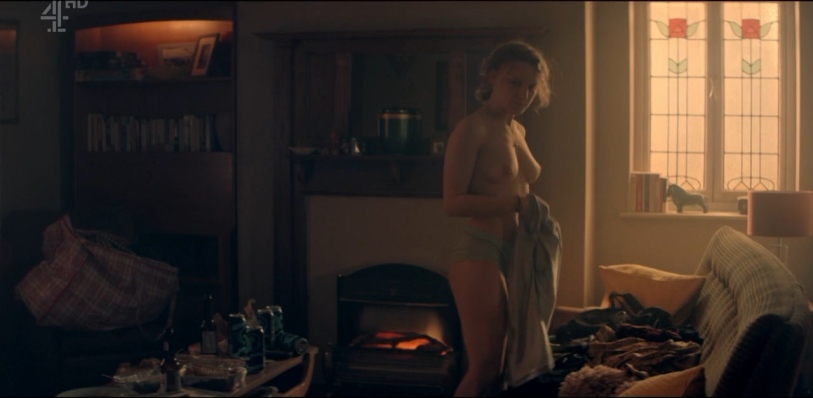 Tallulah Haddon in Unterwäsche 58